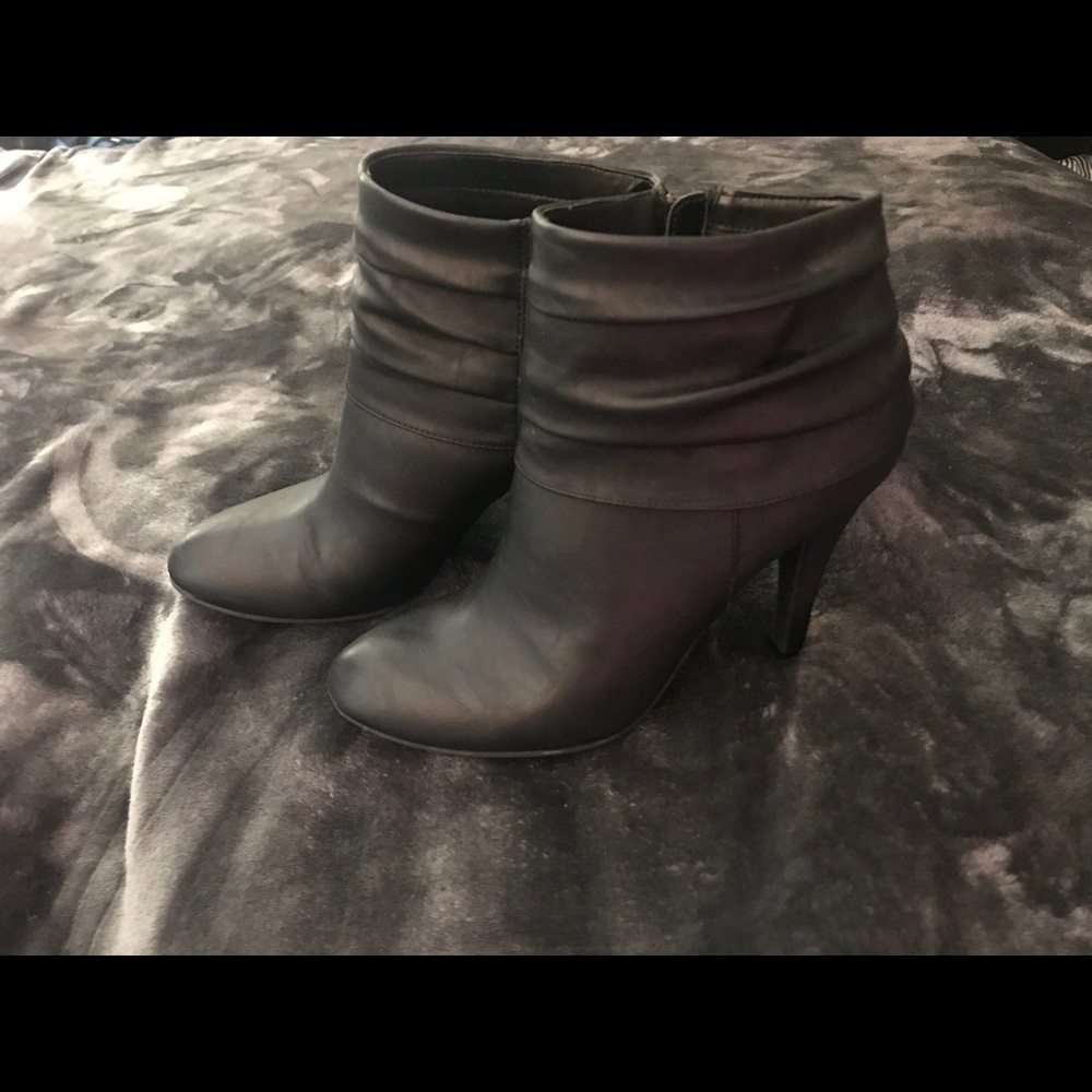 Fioni 4 1/2 in high heel boot